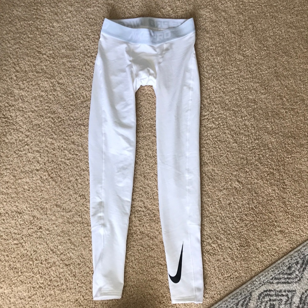 white nike leggings